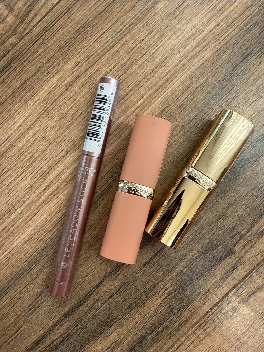 L’Oréal Makeup Bundle 2 Matte Lipsticks & Shadow Stick New